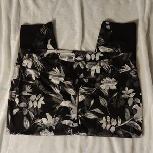 Tek Gear Black And White Floral Print Athletic Capri/Short Pant Size 3x